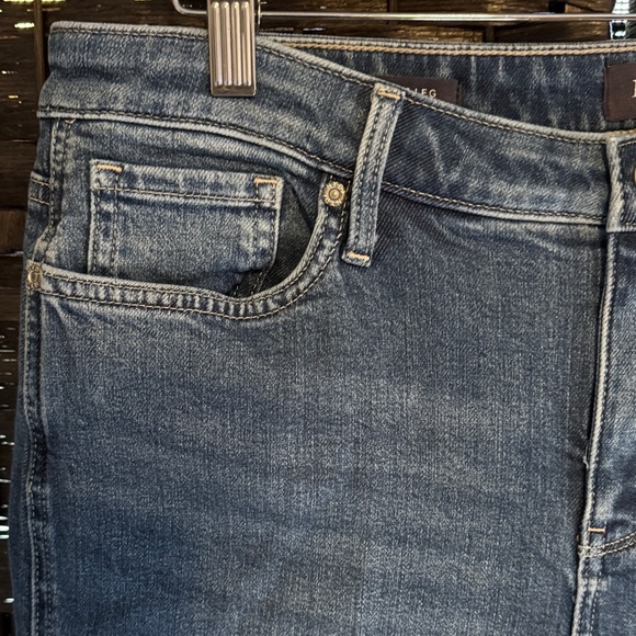 NYDJ Teresa Wide Leg Jeans
With Contoured Seams Romantic Indigo Size 10x31 - Picture 4 of 12